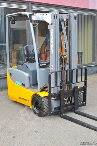 Empilhador Jungheinrich EFG 113
