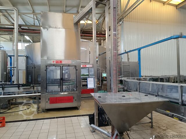 Plnicí linka na skleněné lahve, plnicí zařízení SACMI Complete Glass Filling Line 50.000 bph