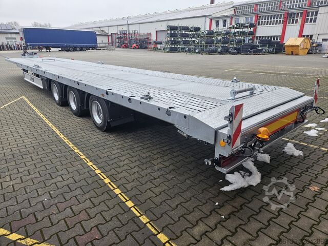 Semiremorcă deschisă Fliegl 3-Achs Plateau SDS 380 Spezial Mega-Z