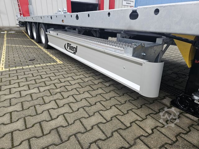 Semiremorcă deschisă Fliegl 3-Achs Plateau SDS 380 Spezial Mega-Z