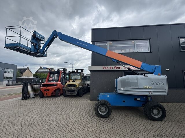GENIE S45 Nacelle télescopique / plate-forme élévatrice 4x4 DEUTZ DIESEL 3435 heures 15,7 m Hauteur  GENIE S45 Telescoop hoogwerker / boomlift  4x4 DEUTZ DIESEL 3435uur  15,7M Werkhoogte 2007