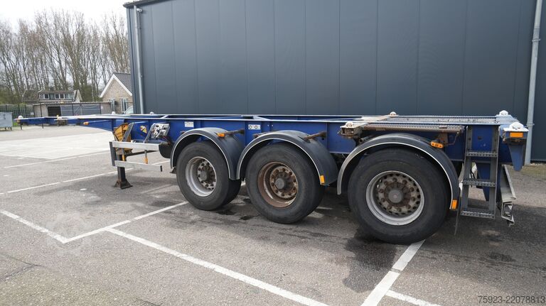 Transport af containere D-tec Container transport trailer ADR 30FT