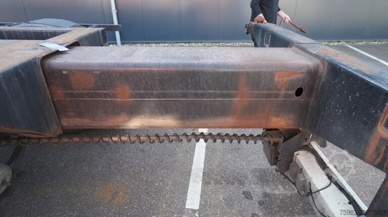 Transport af containere Nooteboom Container transport trailer