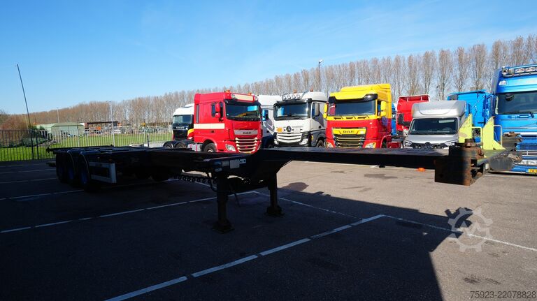 Transport af containere Nooteboom Container transport trailer