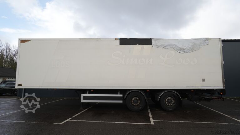 Kuffert Pacton Closed box trailer damaged box