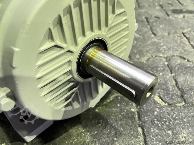 Motor MOLL - MOTOR Y2PE-132SA2B3