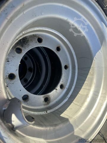 Ruota con pneumatico