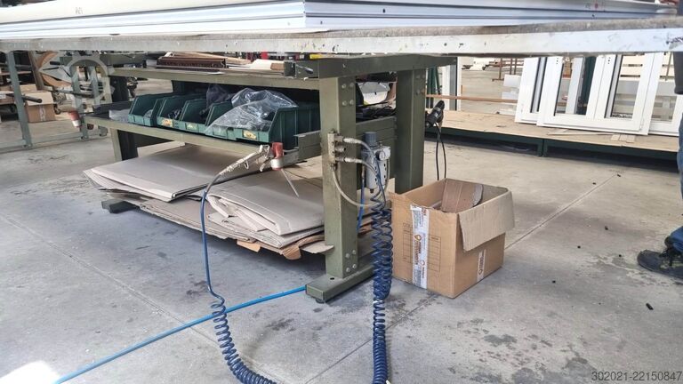Banco de montaje para ensamblaje de carpinterías  