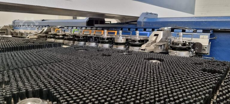Ponsmachine TRUMPF 3000-1300 (S11) średni format 1250/2500