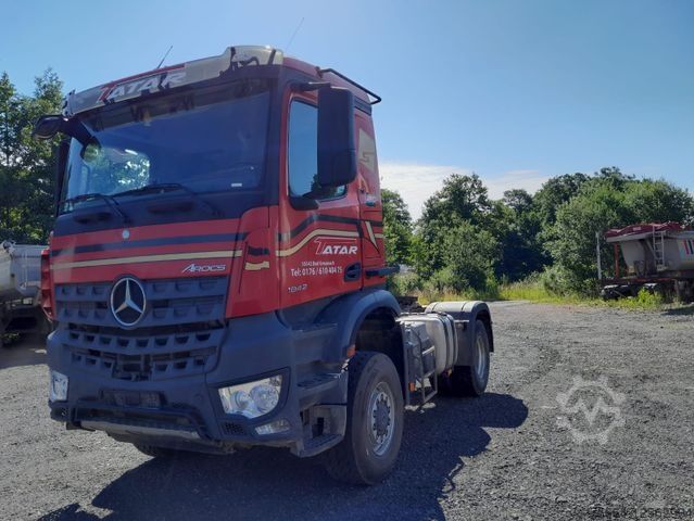 Standardní tahač MERCEDES-BENZ AROCS 1842 , 4x4 Allrad