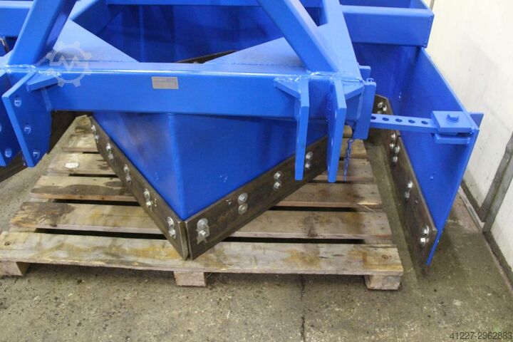 Planeringsskær Eberlei mit Hardox Verschleißschiene