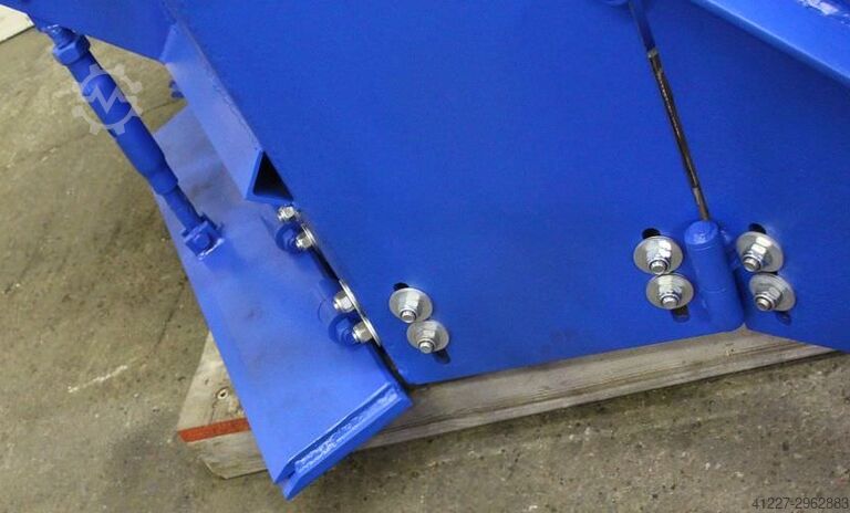 Planeringsskær Eberlei mit Hardox Verschleißschiene