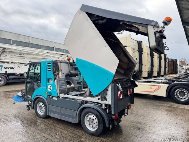 Testreszabott furgon HAKO Citymaster 2200 Kehrmaschine Sweeper