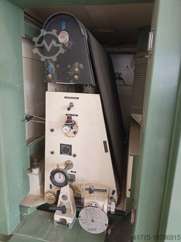 Brede bandschuurmachine Kündig Titan 1100