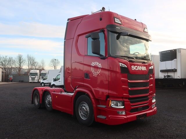 Standard trækkerunit Scania S 500 Super 6x2/4 mit verstellbarer Sattelkupplung