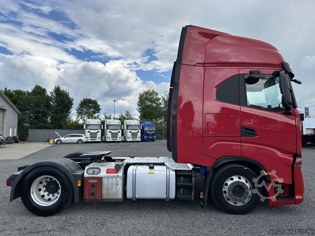 Standard trækkerunit Iveco S-Way 460 Standklima Intarder Riwo Kompressor