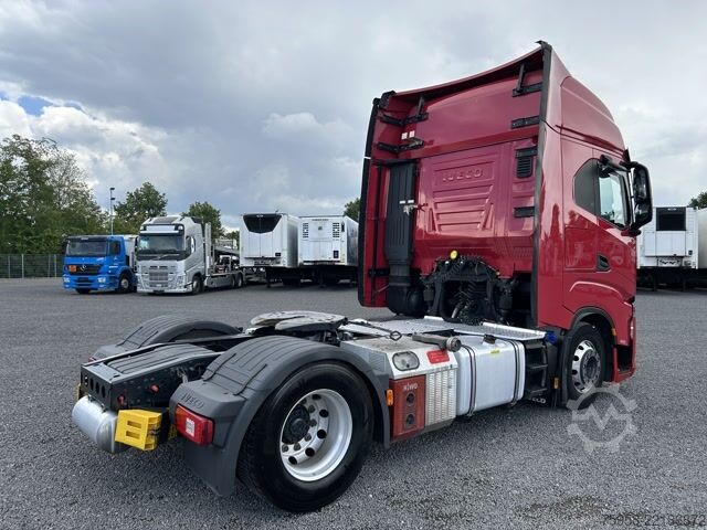 Standard trækkerunit Iveco S-Way 460 Standklima Intarder Riwo Kompressor