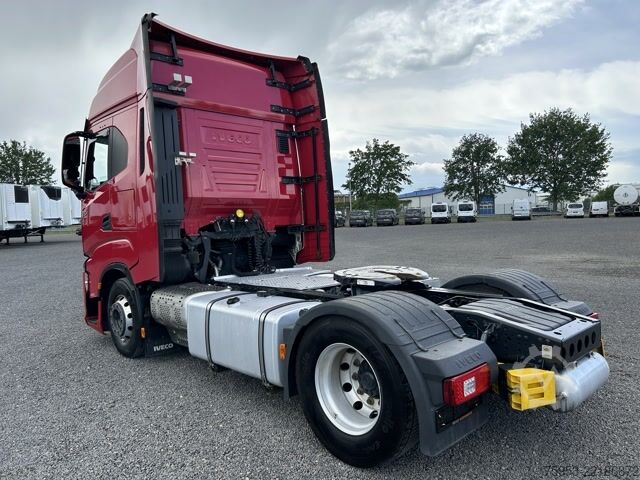 Standard trækkerunit Iveco S-Way 460 Standklima Intarder Riwo Kompressor