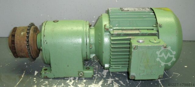 Fogaskerék-motor 1,1 kW 47 ford / perc SEW-EURODRIVE R40DT90S-4