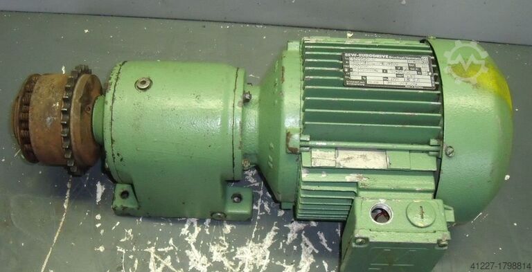 Motorreductor de 1,1 kW 47 rpm SEW-EURODRIVE R40DT90S-4