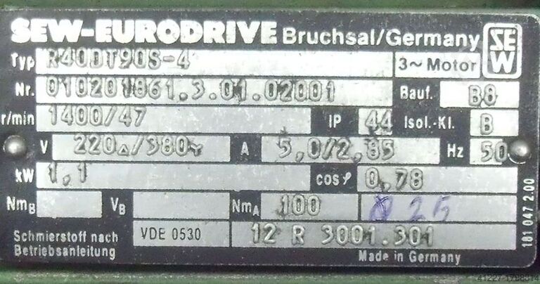 Motorreductor de 1,1 kW 47 rpm SEW-EURODRIVE R40DT90S-4