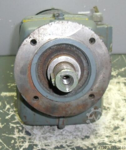 Motor cu transmisie 0,25 kW 18 rpm Nord SK 71 S/4