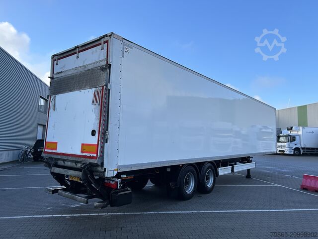 Koffer Kässbohrer Maxima XJ2 / Box / Laadklep 2500 kg / Liftas / ...
