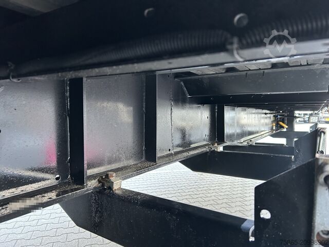 Koffer Kässbohrer Maxima XJ2 / Box / Laadklep 2500 kg / Liftas / ...