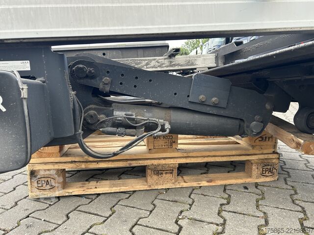 Elevador trasero BAR BC 2000 R2T-P5 / Loadlift 2000 kg / Accu Batter...