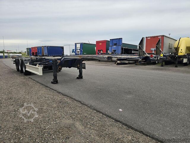 Transport av containrar D-TEC VCC-01 / 45 FOOT CONTAINER CHASSIS / VALKX AXLES.