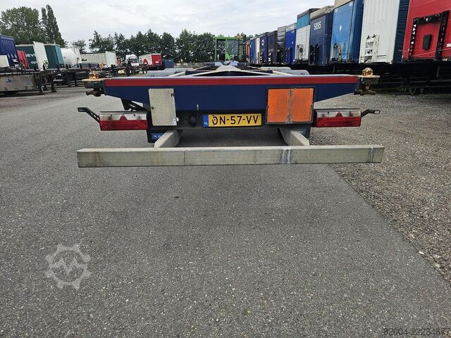 Transport av containrar D-TEC VCC-01 / 45 FOOT CONTAINER CHASSIS / VALKX AXLES.