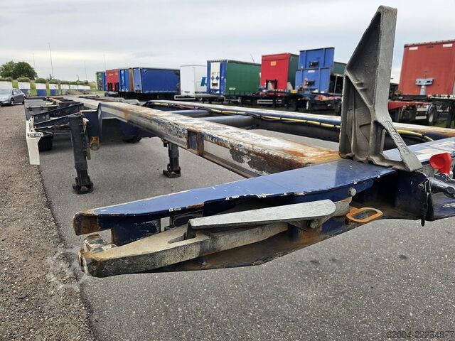 Transport av containrar D-TEC VCC-01 / 45 FOOT CONTAINER CHASSIS / VALKX AXLES.