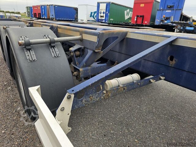Transport av containrar D-TEC VCC-01 / 45 FOOT CONTAINER CHASSIS / VALKX AXLES.