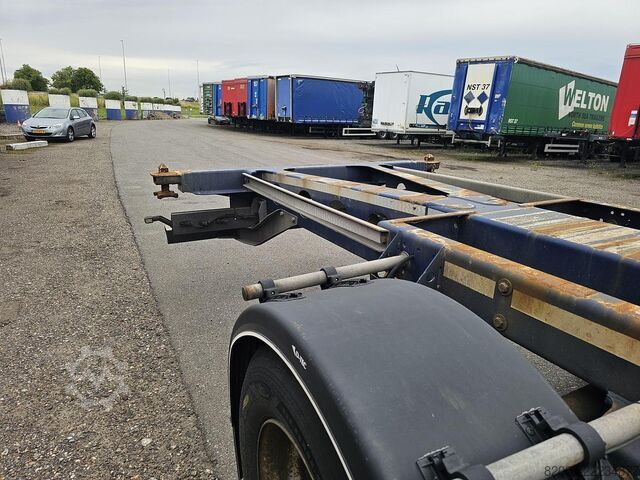Transportul de containere D-TEC VCC-01 / 45 FOOT CONTAINER CHASSIS / VALKX AXLES.
