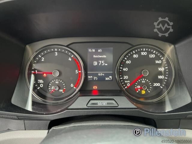 Vrachtwagen met bakwagen VW Crafter 35 Sommer Koffer KLIMA NAVI KAMERA GRA