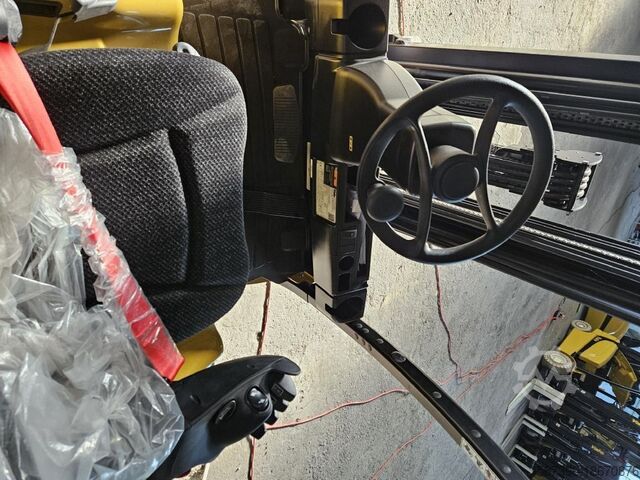 Elektrikli 4 tekerlekli forklift Yale ERP35VL