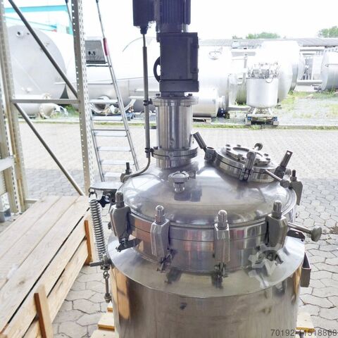 259 liter verwarmbaar/koelbaar drukvat gemaakt van V4A met propeller roerwerk  