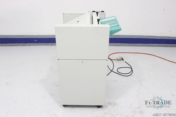 Katman katlama ve dikiş makinesi / kitapçık yapımcısı Nagel Foldnak M2