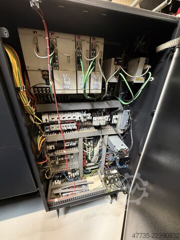 Centrum tokarsko-frezarskie CNC MAZAK QTN 200M 10COL