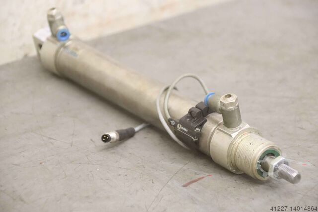 Pneumatisk cylinder med närhetsbrytare Festo DSNU-32-180-PPS-A