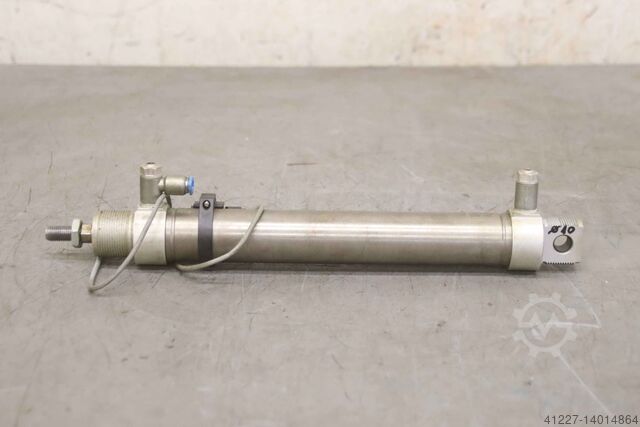 Pneumatisk cylinder med närhetsbrytare Festo DSNU-32-180-PPS-A