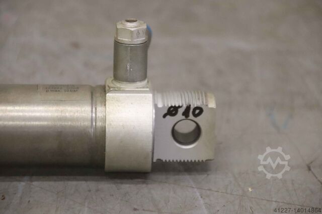 Pneumatisk cylinder med närhetsbrytare Festo DSNU-32-180-PPS-A