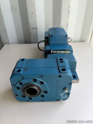  Motoreduktor Mannesmann Demag AF06-L-M-0-145-1 ZBA90 A4 B020 1,1 kW 23 obr./min i=60,1 400 V Motoreduktor Mannesmann Demag AF06-L-M-0-145-1 ZBA90 A4 B020 1,1 kW 23 obr./min i=60,1 400 V