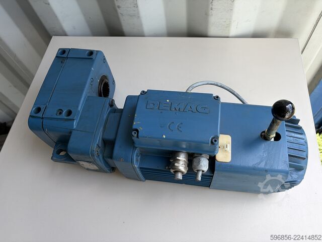  Motoreduktor Mannesmann Demag AF06-L-M-0-145-1 ZBA90 A4 B020 1,1 kW 23 obr./min i=60,1 400 V Motoreduktor Mannesmann Demag AF06-L-M-0-145-1 ZBA90 A4 B020 1,1 kW 23 obr./min i=60,1 400 V