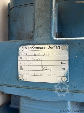  Motoreduktor Mannesmann Demag AF06-L-M-0-145-1 ZBA90 A4 B020 1,1 kW 23 obr./min i=60,1 400 V Motoreduktor Mannesmann Demag AF06-L-M-0-145-1 ZBA90 A4 B020 1,1 kW 23 obr./min i=60,1 400 V