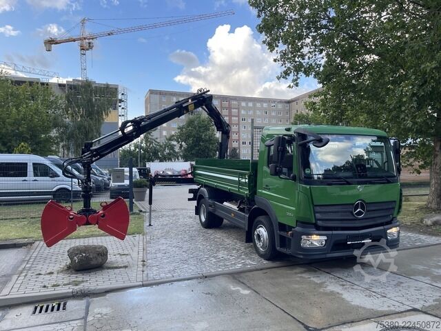 Camion ribaltabile trilaterale mercedes-benz Atego 1224 Zweiseitenkipper Kran Greifer *Klima*