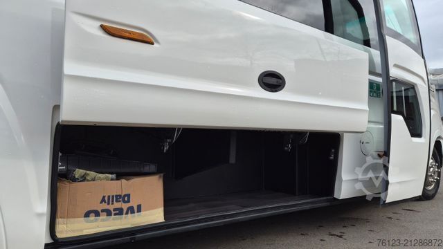 Minibus IVECO 2x Daily 70 Lagerfahrzrug Ferqui Sunrise 2,5 m B