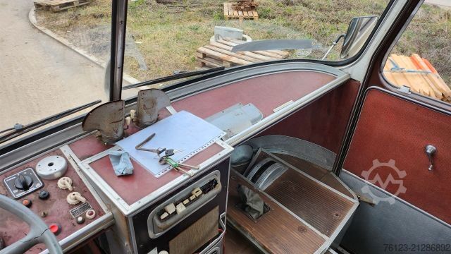 Távolsági autóbusz SETRA Kässbohrer Setra S 11