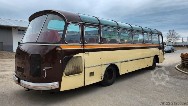 Távolsági autóbusz SETRA Kässbohrer Setra S 11