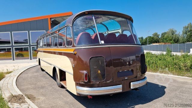 Távolsági autóbusz SETRA Kässbohrer Setra S 11